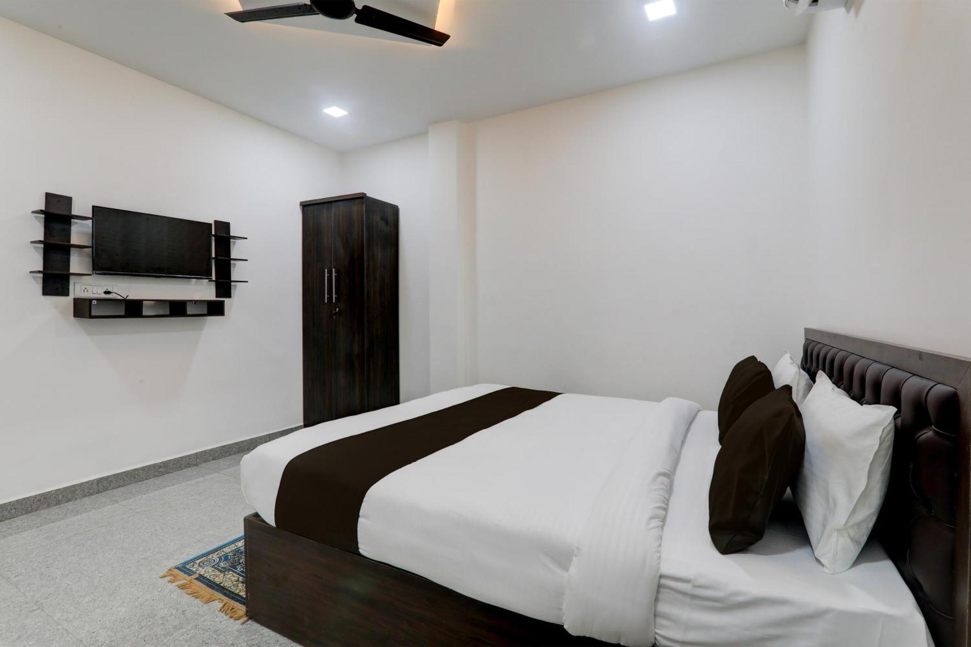 Super Hotel O Flagship Hotel Mk Palace 러크나우 외부 사진