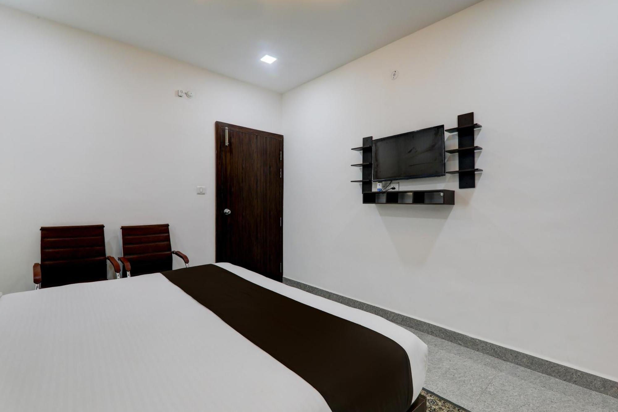 Super Hotel O Flagship Hotel Mk Palace 러크나우 외부 사진