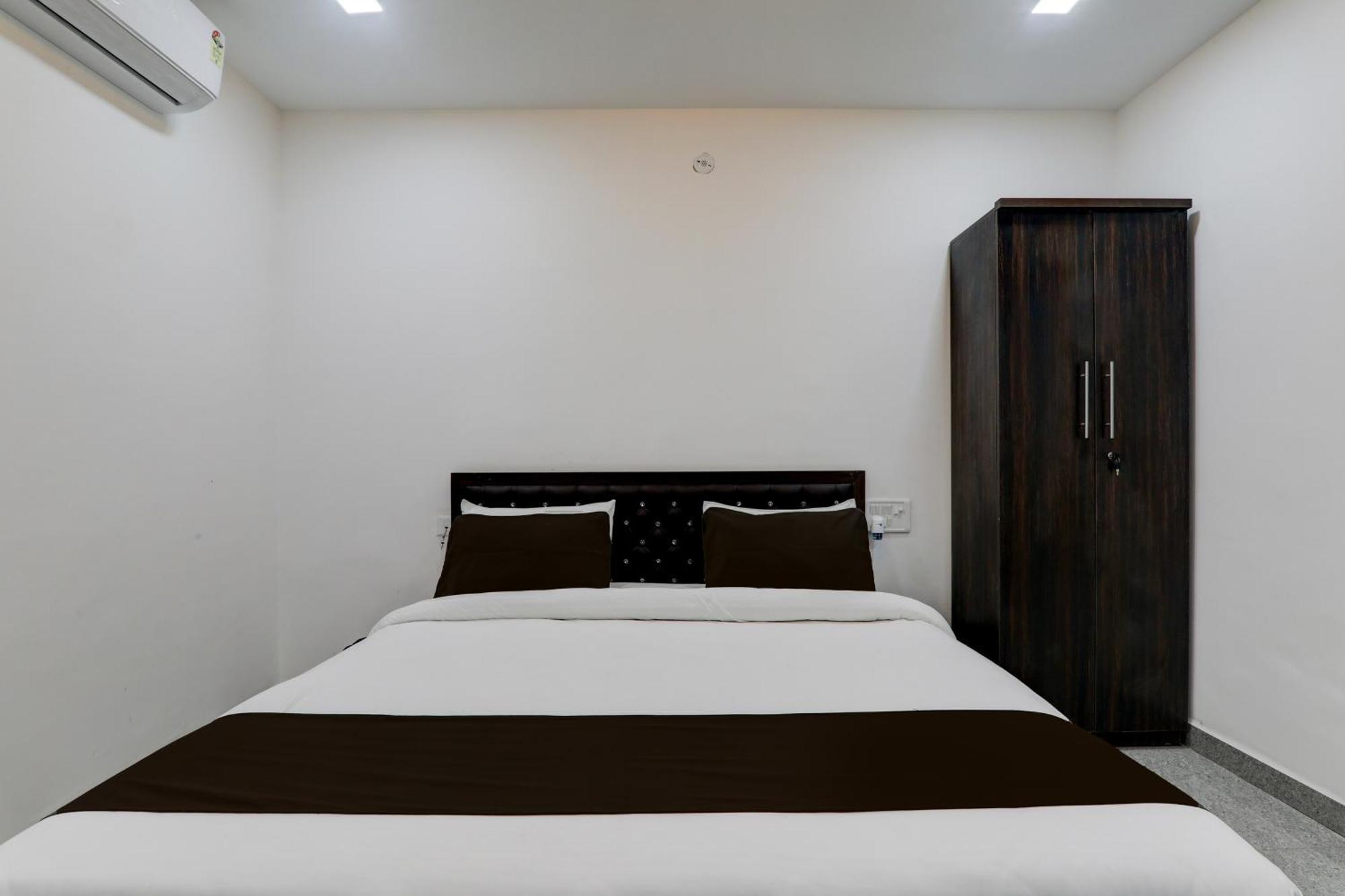 Super Hotel O Flagship Hotel Mk Palace 러크나우 외부 사진