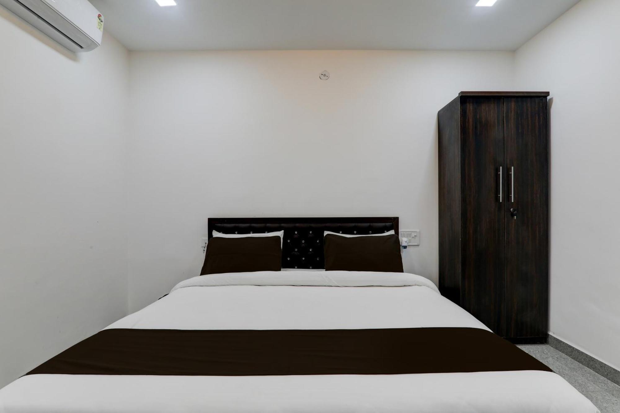 Super Hotel O Flagship Hotel Mk Palace 러크나우 외부 사진