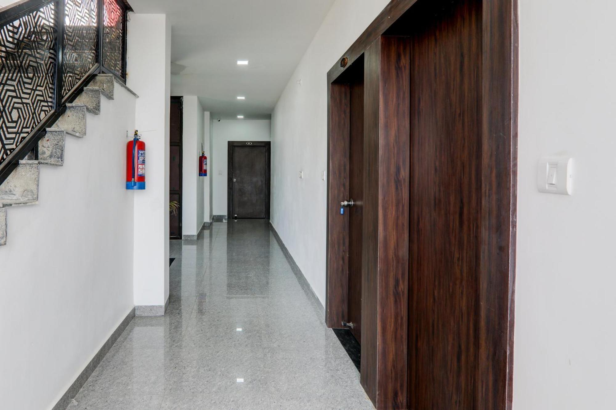 Super Hotel O Flagship Hotel Mk Palace 러크나우 외부 사진