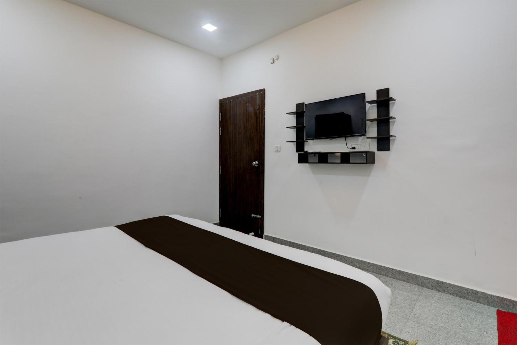 Super Hotel O Flagship Hotel Mk Palace 러크나우 외부 사진