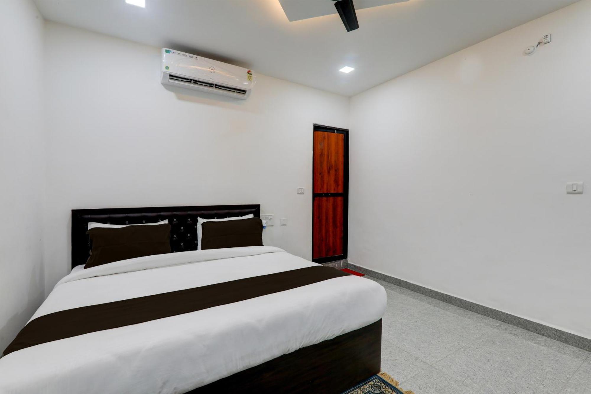 Super Hotel O Flagship Hotel Mk Palace 러크나우 외부 사진
